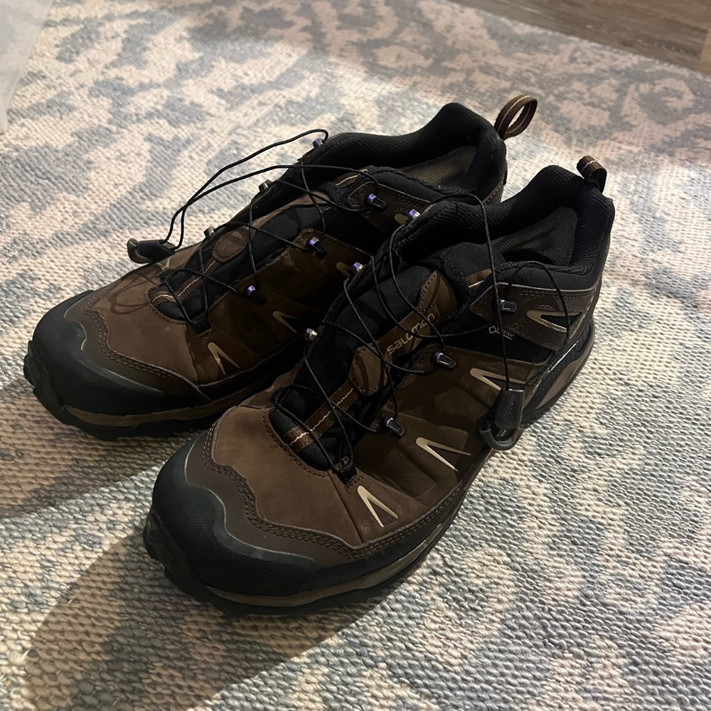 Salomon men’s hiking shoes - brand new worn once.